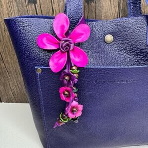 Daisy Flower Leather Bag Charm Leather Purse Crossbody Keychain NEW